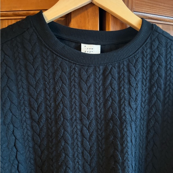 sweater in excellent condition - Picture 2 of 2
